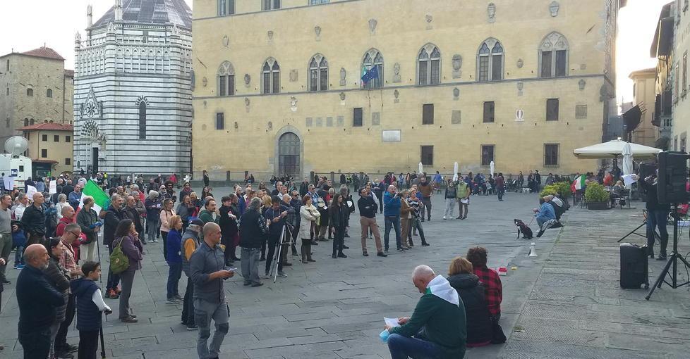 In piazza contro il Green pass