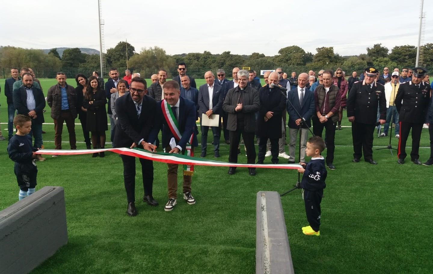 Monti in festa per il campo sportivo 