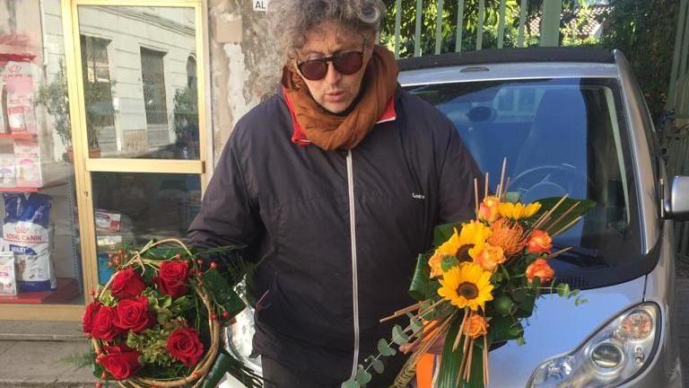 Fioraio morto dopo lo schianto in auto, lo strazio della sorella: «So solo che me l’hanno ammazzato»