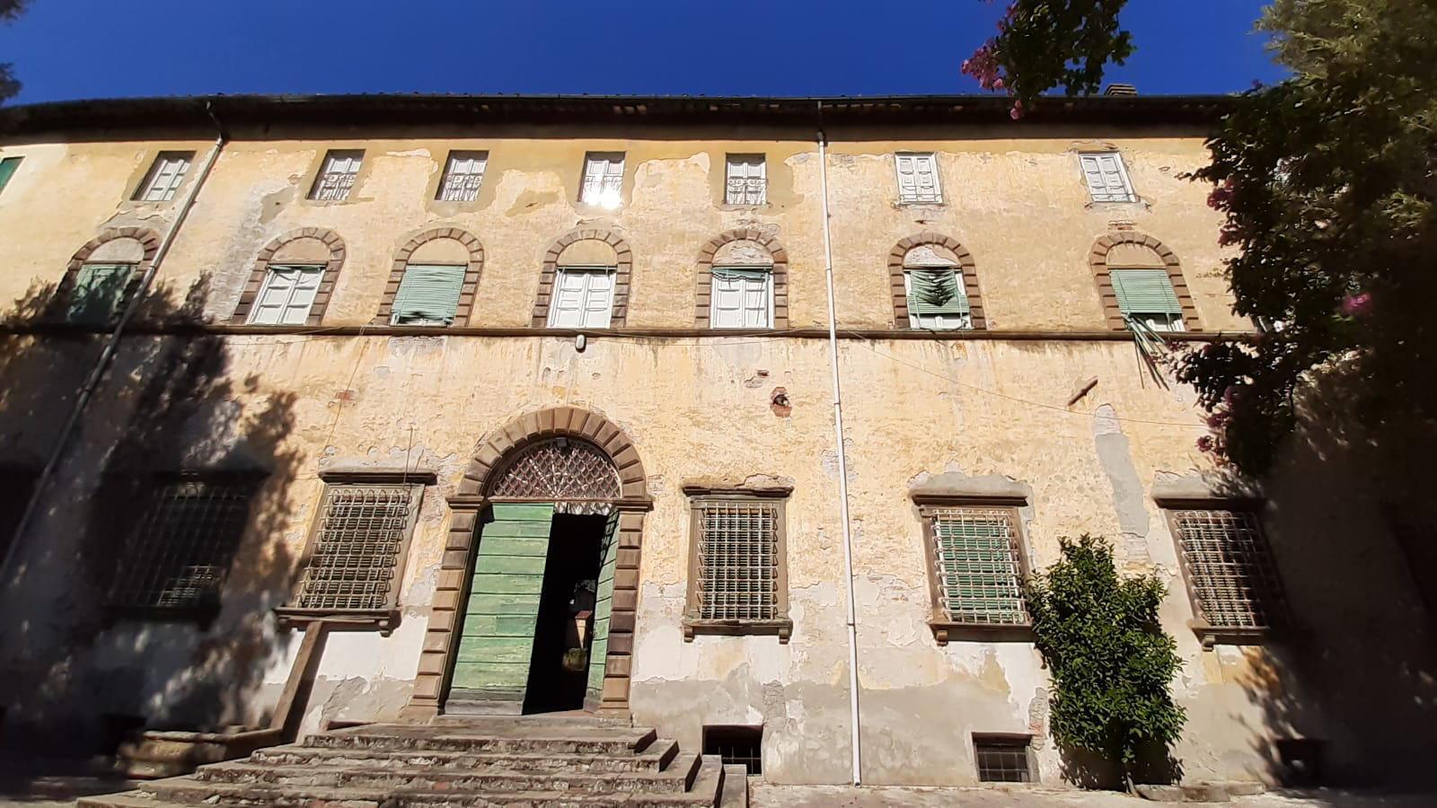 un esterno dell’antico monastero delle suore agostiniane di Vicopelago