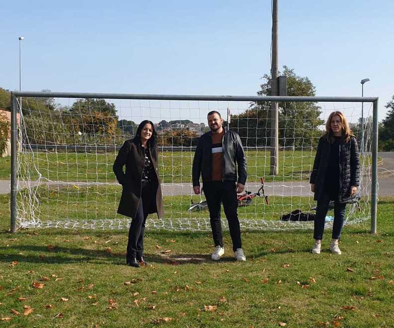 Comprano le porte per il campo di calcio con i soldi dei gettoni da consiglieri comunali 