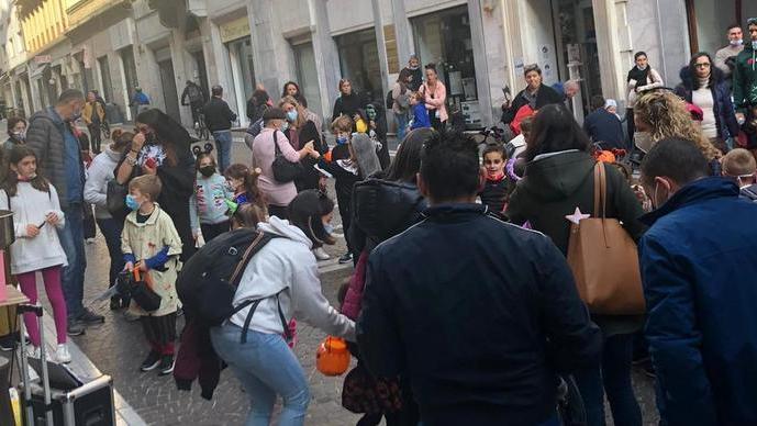 Halloween riempie la città «E ora una festa a settimana»