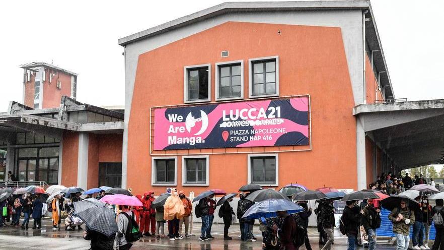 Lucca Comics, impazza la “Japan mania” Un’ora in fila sotto la pioggia per entrare