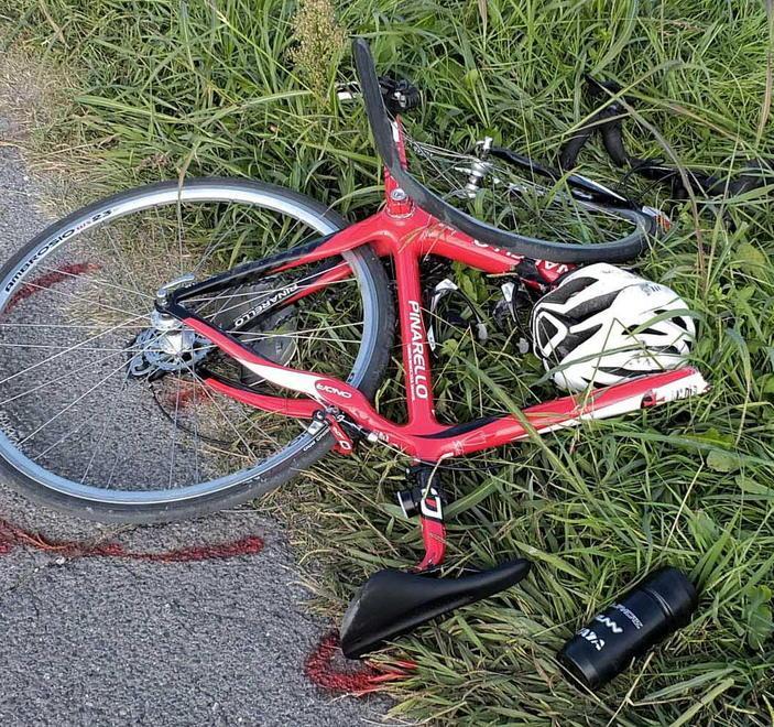 Resta in pericolo di vita l’impiegata ciclista di 39 anni