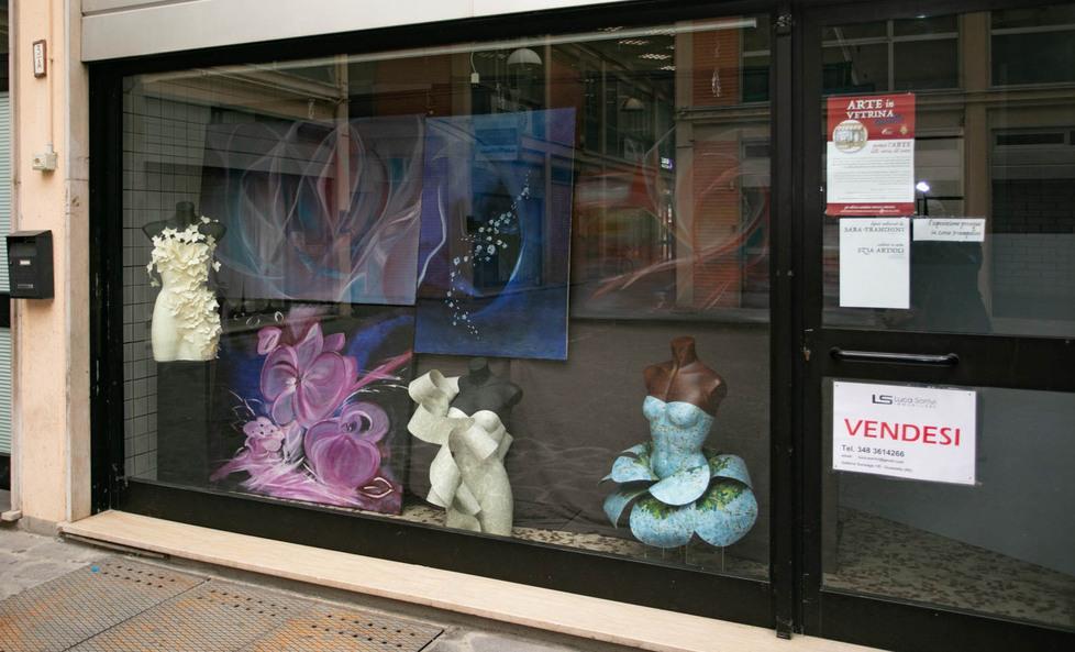 “Arte in vetrina” continua con le artiste Franchini e Artioli
