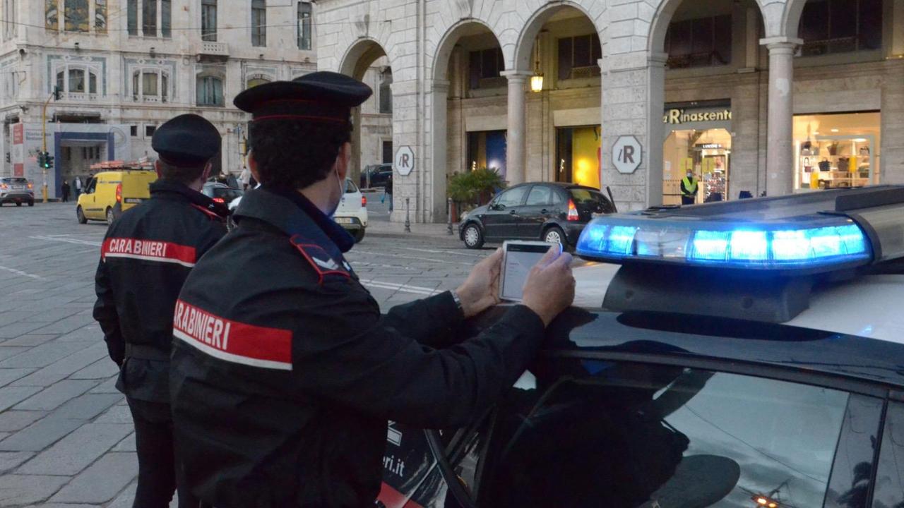 Cagliari, 18enne sale sul bus senza mascherina e insulta l'autista: denunciato