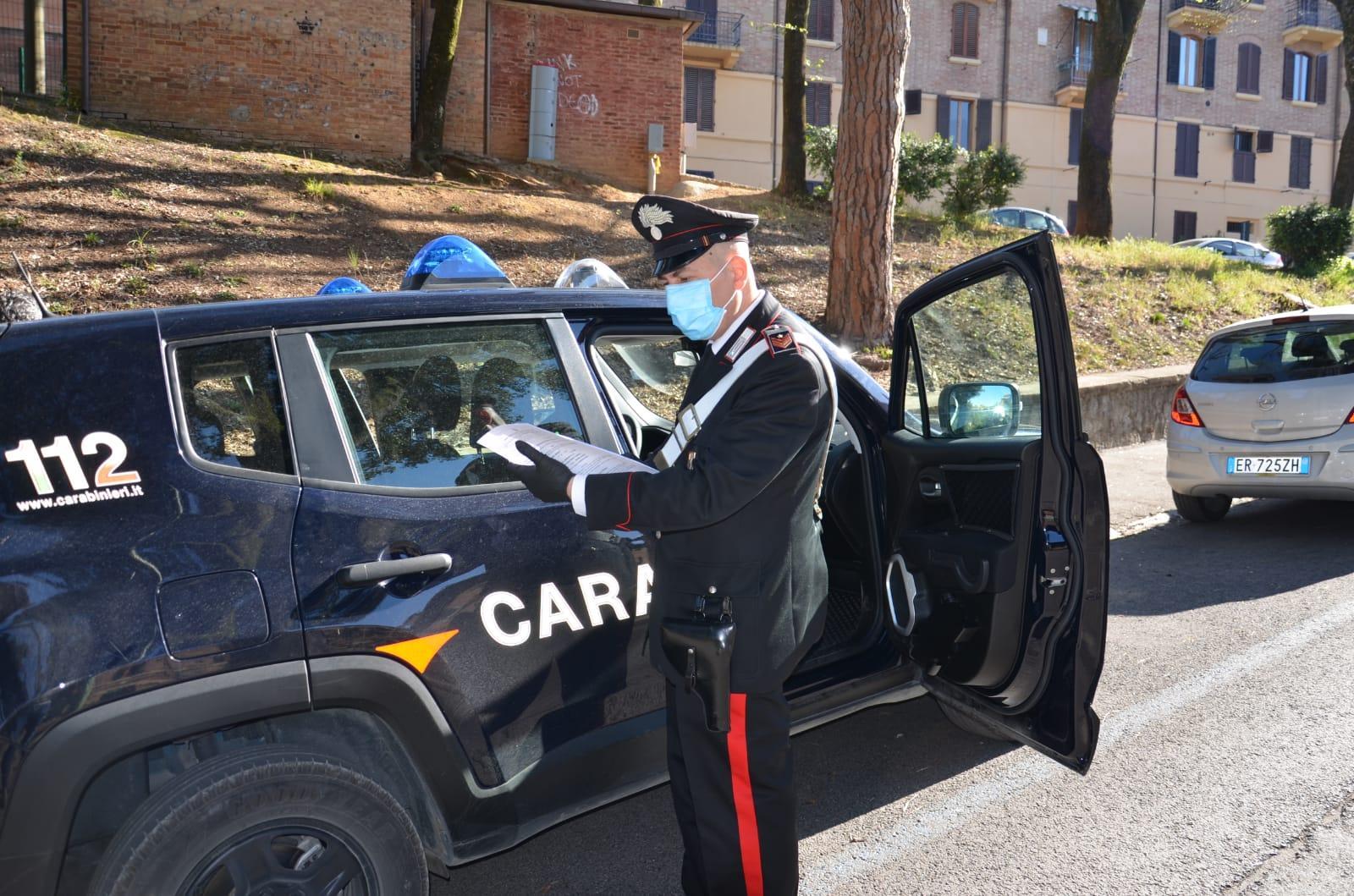 Scappa in auto davanti ai carabinieri a Senorbì: denunciato 26enne positivo all'alcoltest 