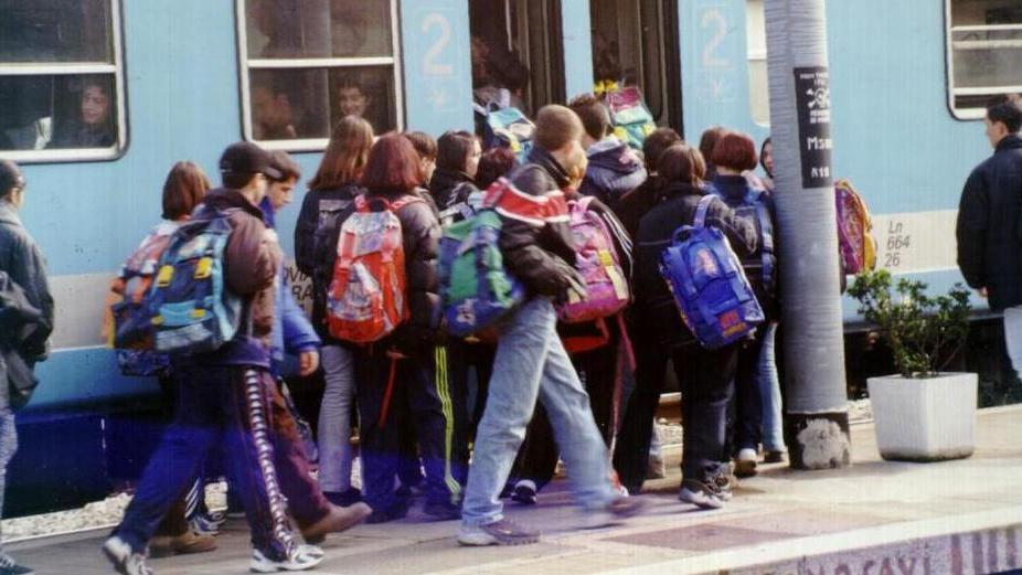 Uscite anticipate e corse spostate per risolvere i disagi degli studenti