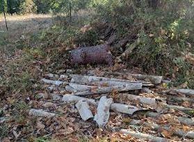 Amianto abbandonato in piena campagna sul sentiero dei Poggi