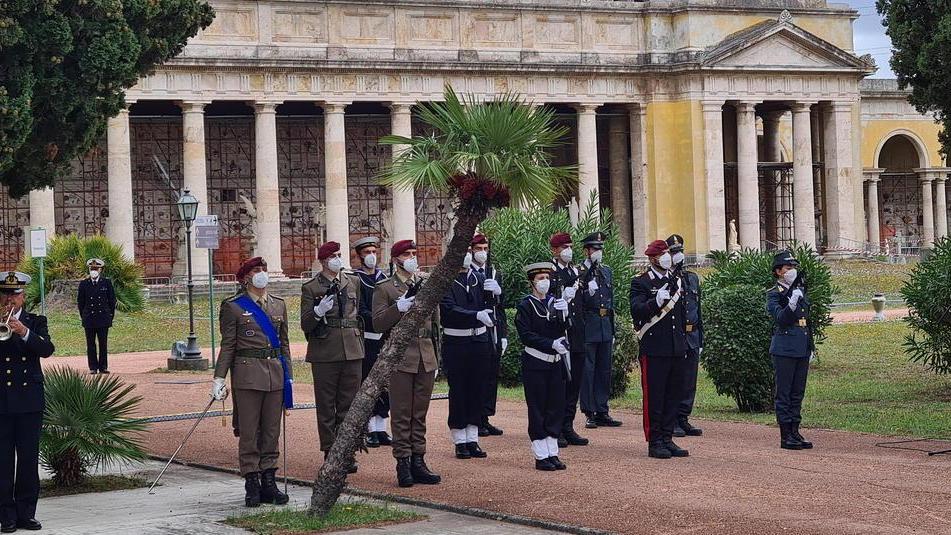 Le istituzioni omaggiano i Caduti