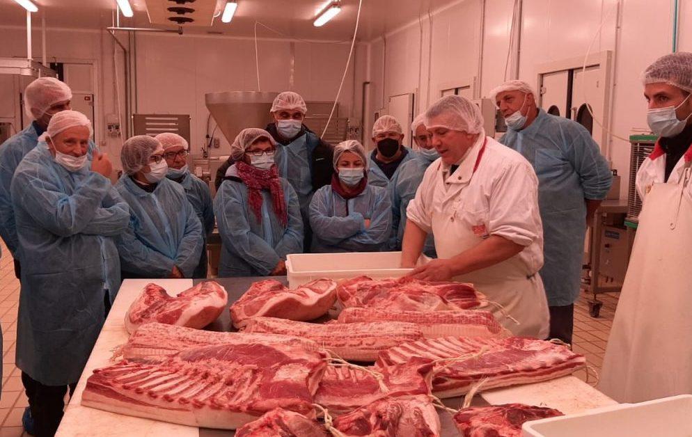A scuola di macellazione al distretto rurale 