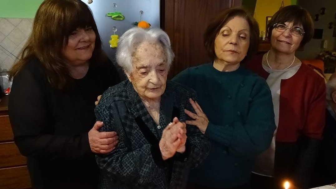  Zia Sabina fa festa per i suoi 104 anni