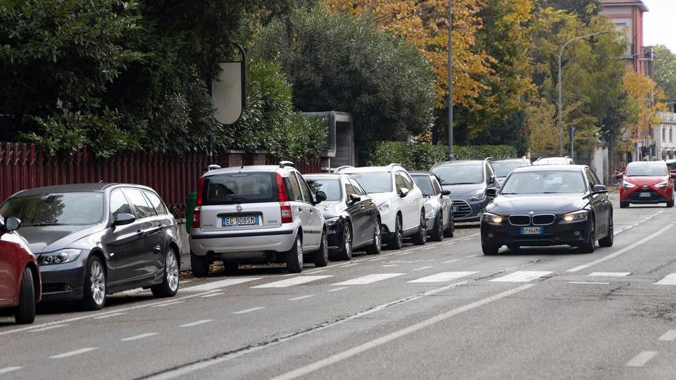 Modena. Non solo via Giardini. Strisce pedonali ad alto rischio in tutta la città «Pedoni invisibili»