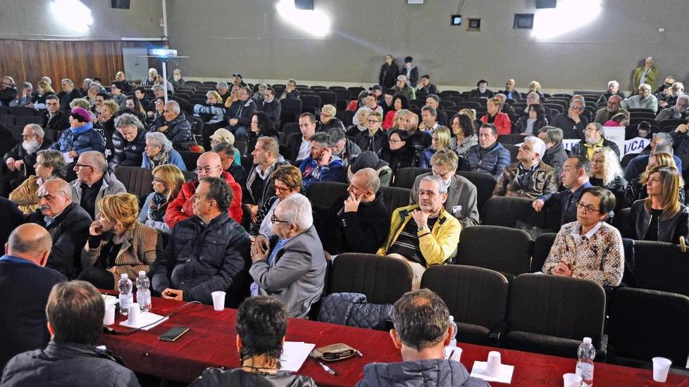 L’assemblea pubblica sull’organizzazione dei servizi socio-sanitari delle Valli Etrusche che si è tenuta nel 2018 a Donoratico