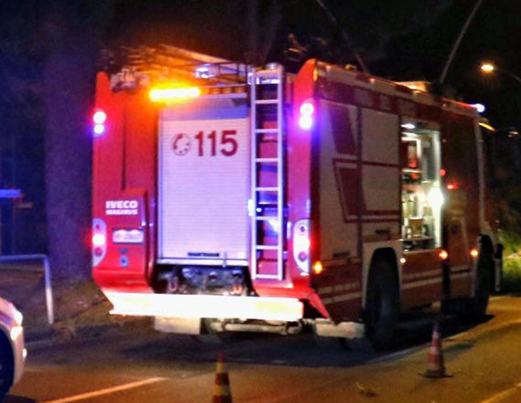 Un mezzo dei vigili del fuoco (foto d'archivio)
