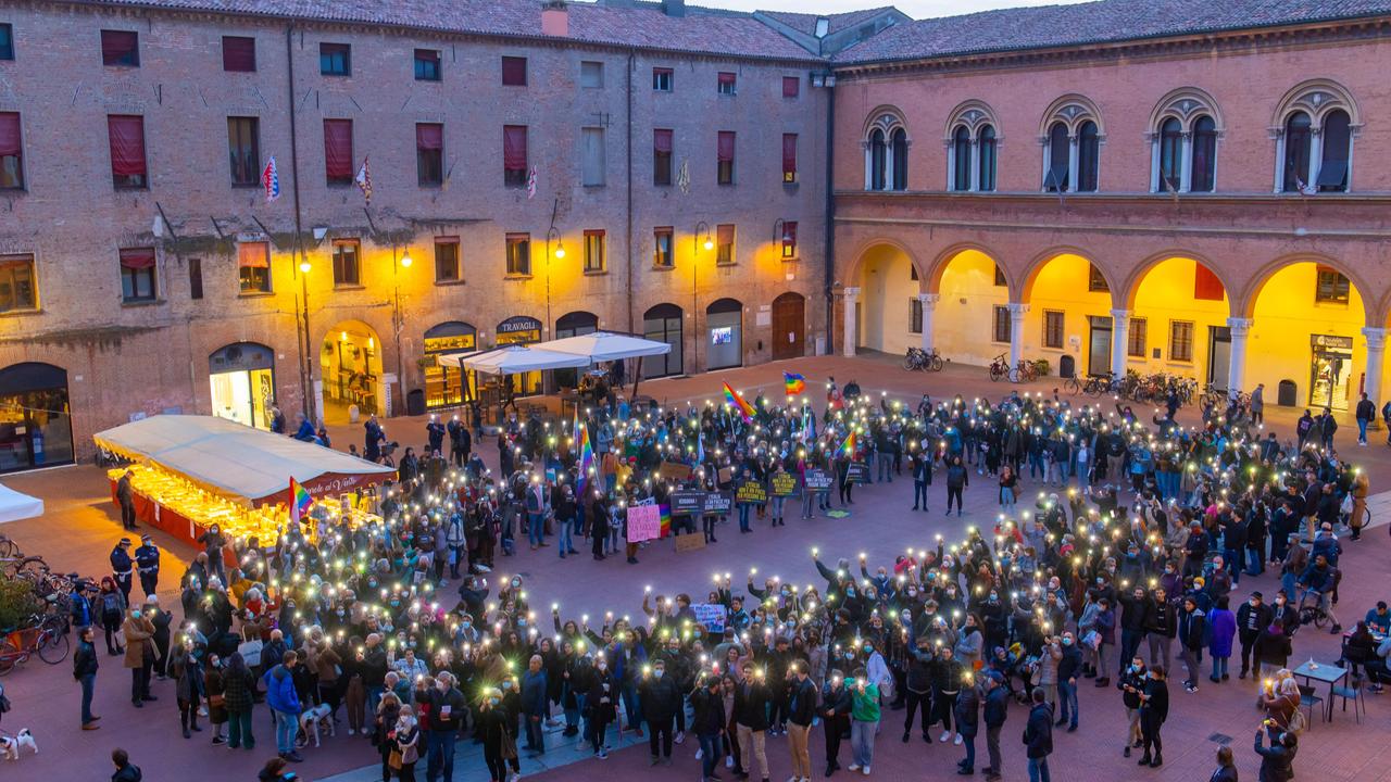 Ferrara in corteo contro l'aggressione omofoba e filofascista