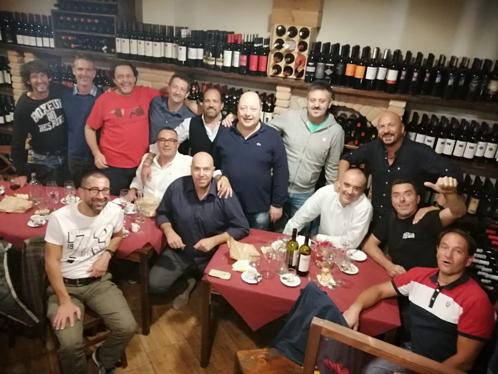 Si ritrovano dopo 30 anni: «Giocavamo insieme in cortile il tempo non ci ha cambiato» 