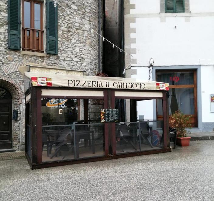 La pizzeria regala a chi ne ha bisogno il cibo rimasto invenduto 