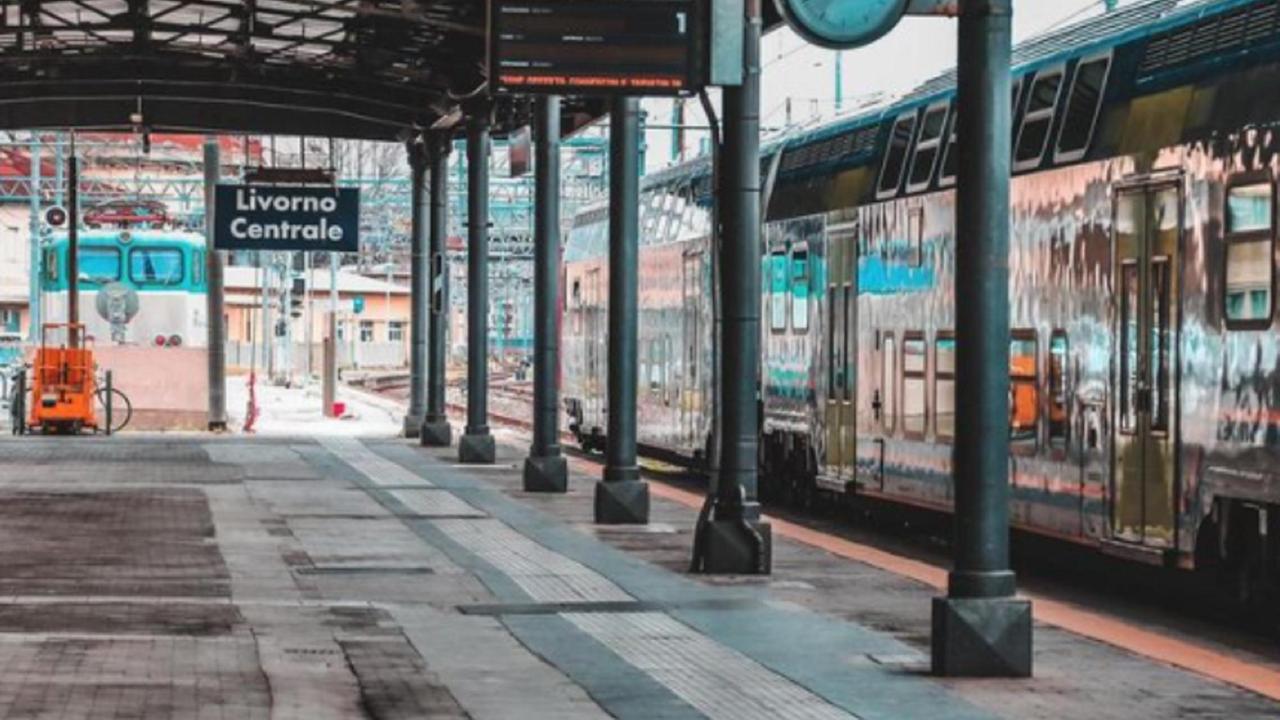 La stazione di Livorno centrale (foto d'archivio)