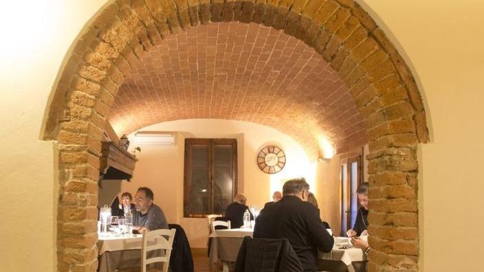 L’inizio è con il bòtto e con... i cappellacci di peposo, pioppini e fagiolini zolfini
