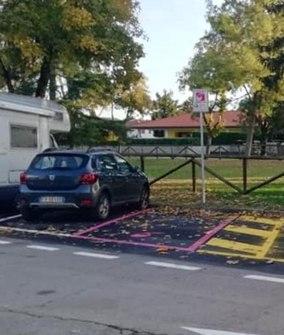 Stalli rosa per le mamme e le donne in gravidanza