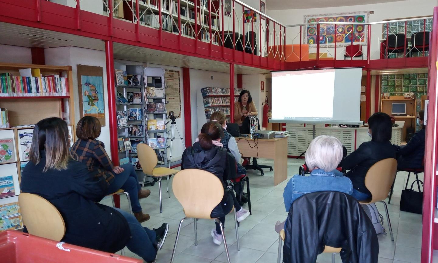 “Dialoghi sullo sviluppo emotivo” in scena in biblioteca a Loculi