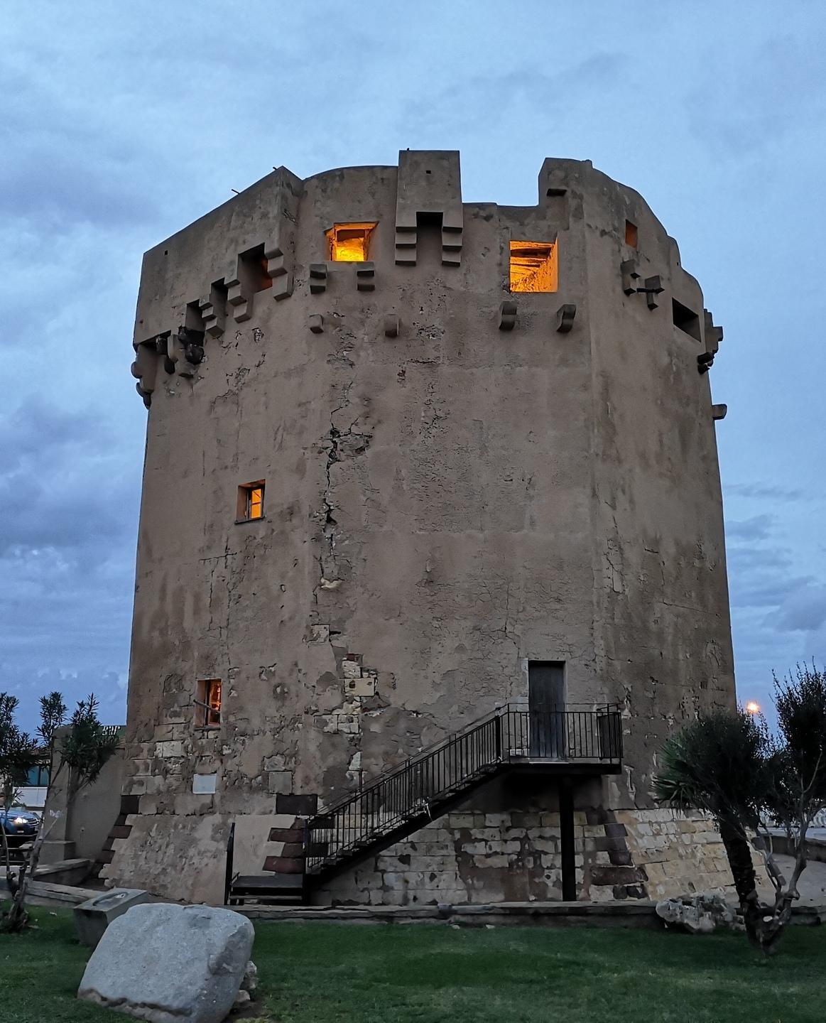 «Salvate la torre aragonese noi pronti a collaborare» 