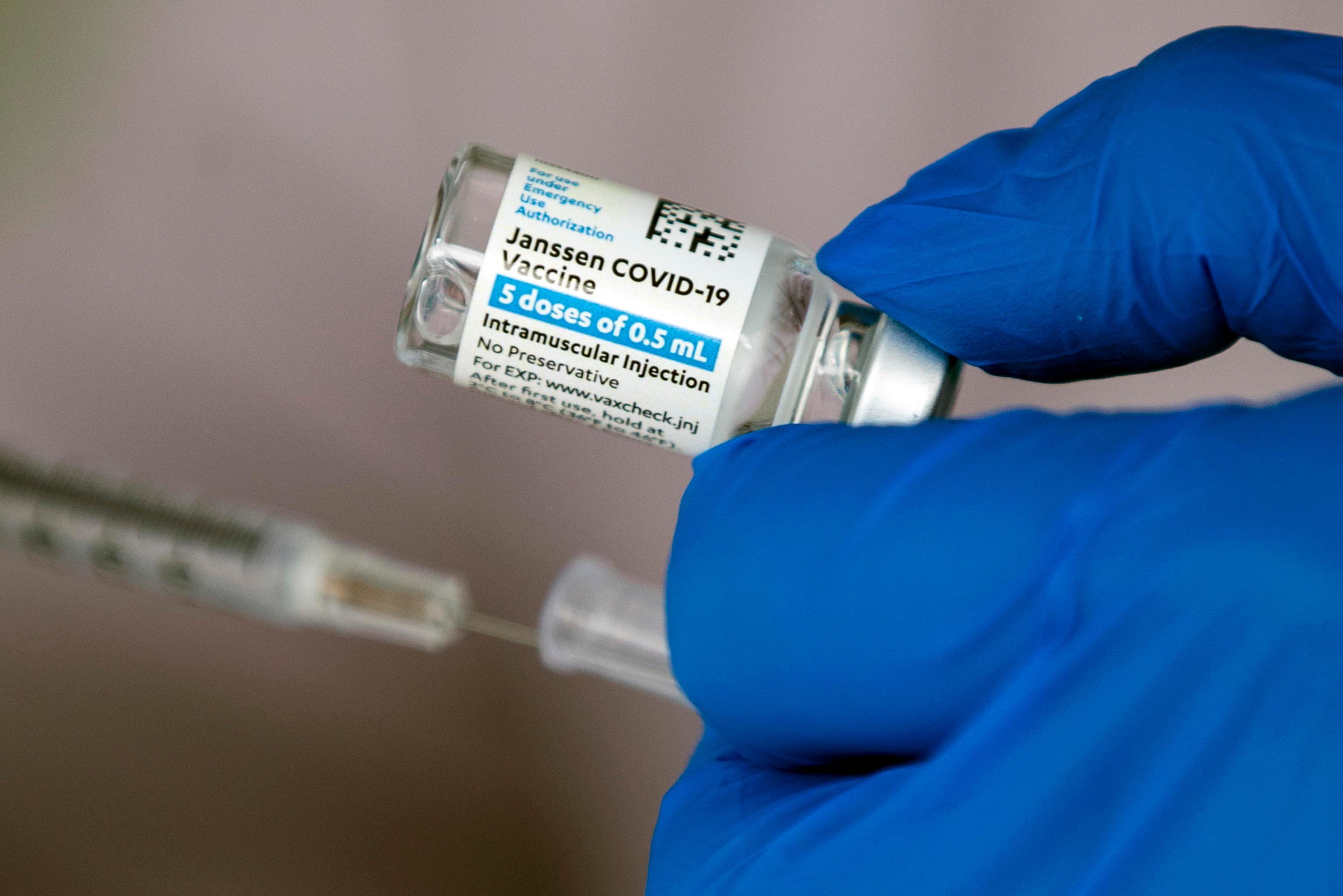 Vaccinati J&amp;J, nel Ferrarese via alla terza dose per diecimila