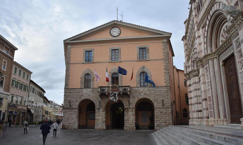 Il palazzo comunale di Grosseto