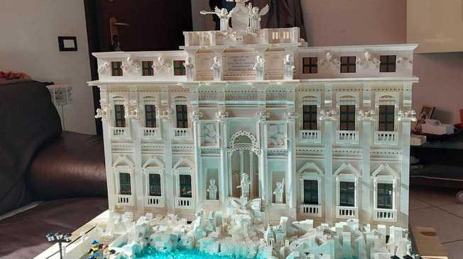 Ventimila mattoncini Lego per riprodurre la Fontana di Trevi