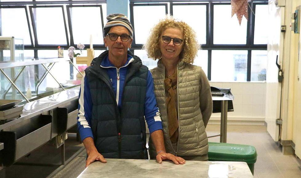 Franco Santucci insieme alla moglie Nadia Giannarelli: hanno gestito la pescheria per 45 anni