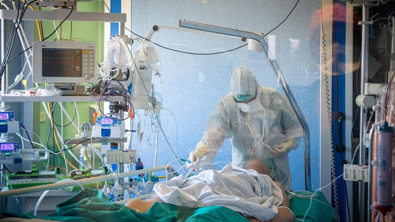 Il Covid rialza la testa a Prato: 51 nuovi casi