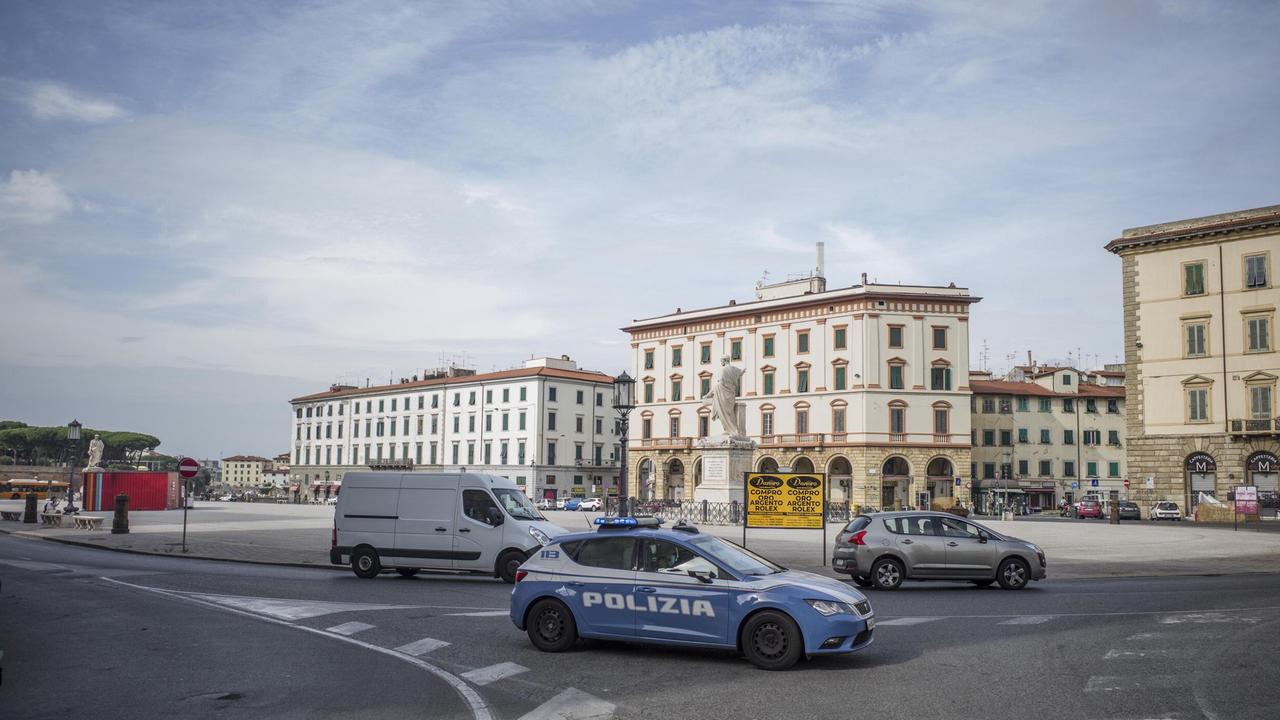Un'auto della polizia