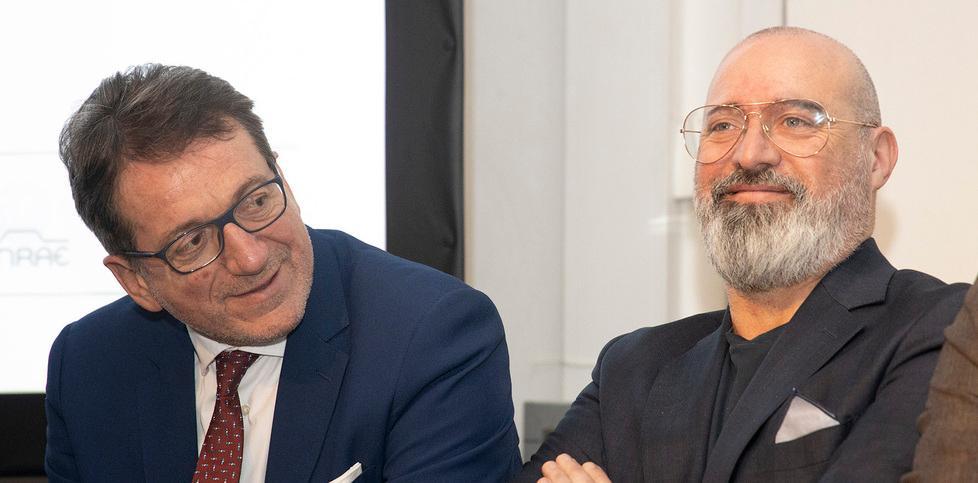 Minacce agli amministratori pubblici modenesi: la foga dei no-vax alimenta l’odio social 