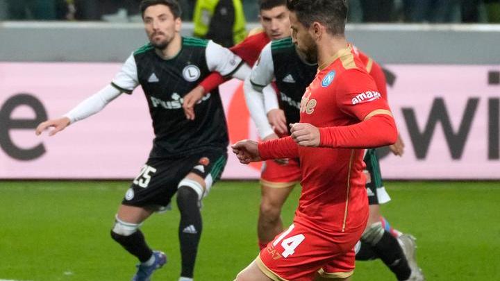 Il Napoli soffre ma nella ripresa ribalta il Legia grazie a due rigori