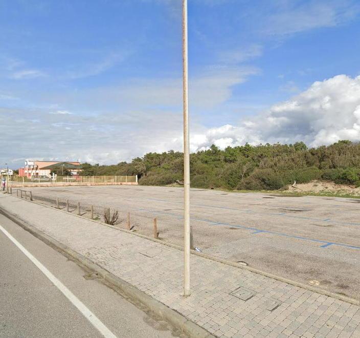 Parcheggio a due piani, si anima il dibattito 