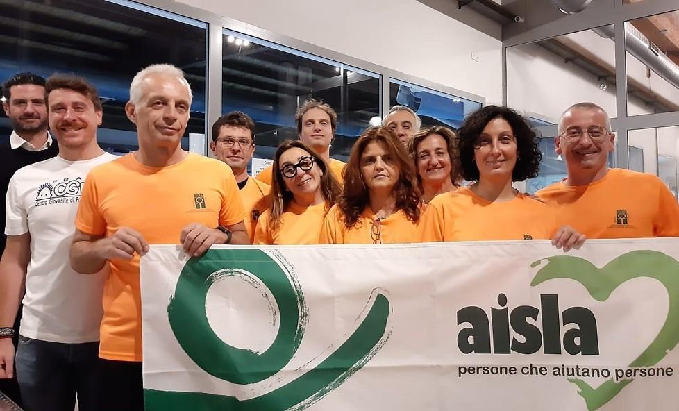 Maratona di nuoto a Mezzana per lottare contro la Sla