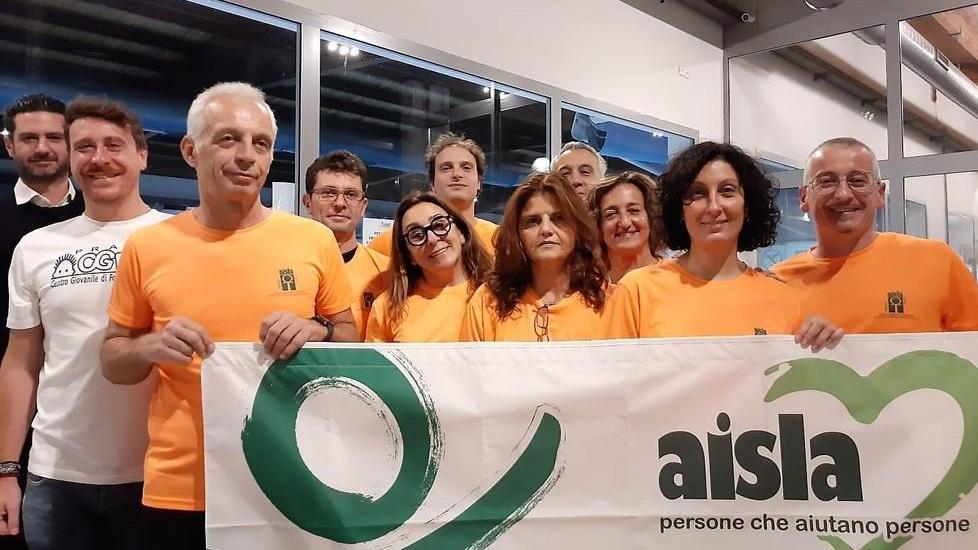 Maratona di nuoto a Mezzana per lottare contro la Sla