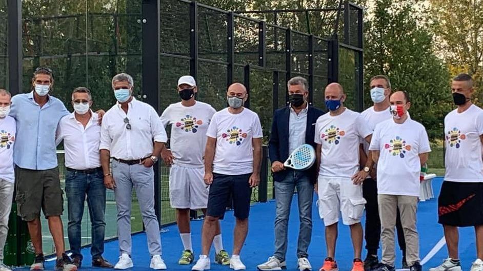 I politici si sfidano a padel