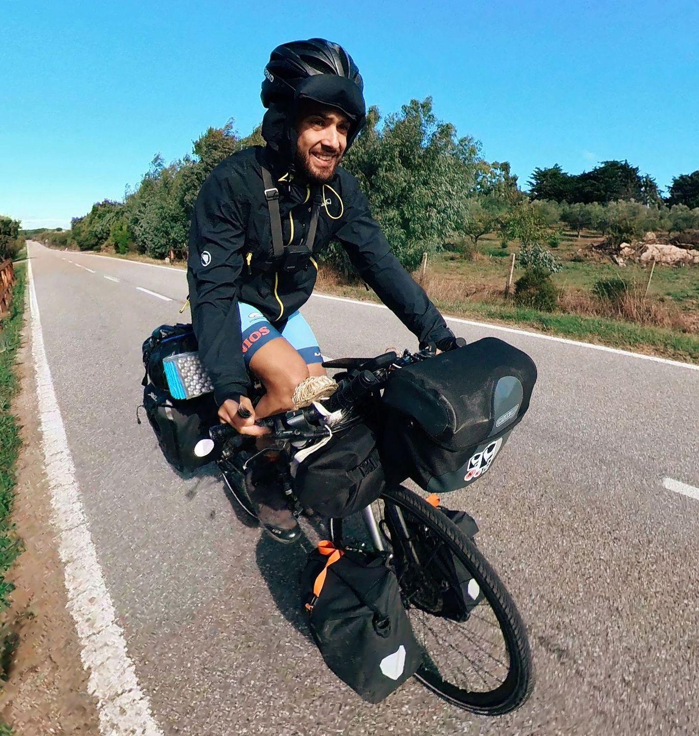 In sella e a rallentatore tappa dopo tappa «Ho lasciato tutto per poter ripartire» 
