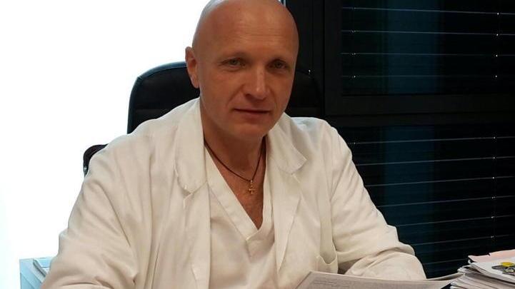 Il dottor Sauro Luchi, primario del reparto di Malattie infettive ed epatologia dell'ospedale San Luca