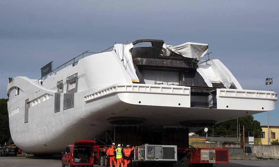 Una chiglia arrivata nelle ultime ore al cantiere