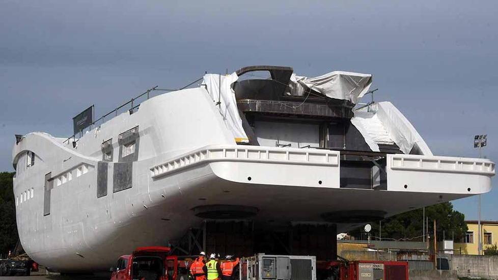 Una chiglia arrivata nelle ultime ore al cantiere