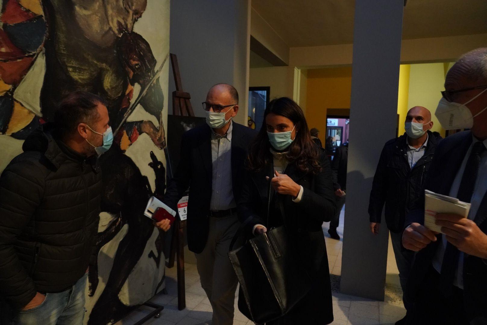 L'arrivo di Enrico Letta alla Città del Teatro a Cascina
