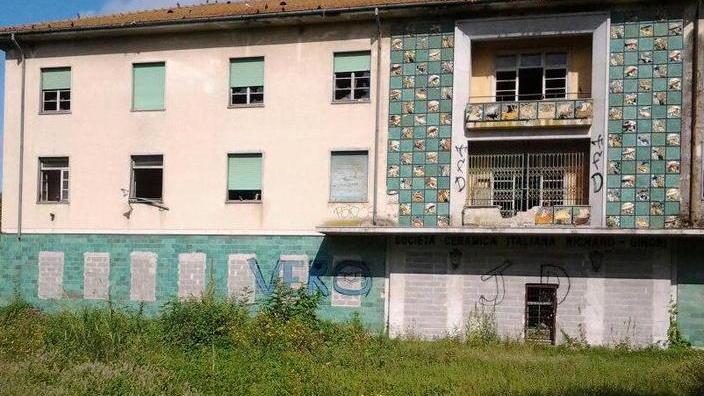 Ex Laveno, vendita in vista Diventerà un albergo