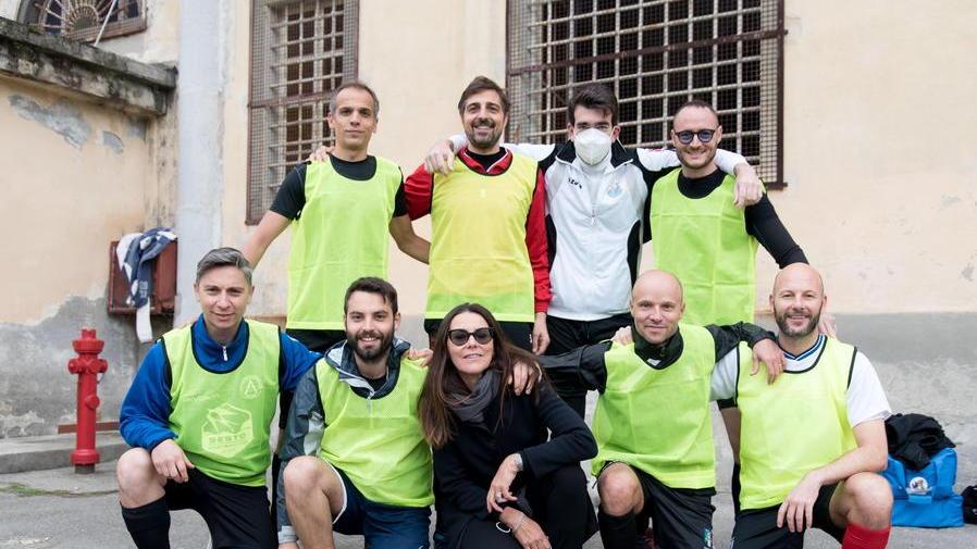 Tambellini, portiere per caso Raspini, il gol della bandiera e le assessore non sfigurano