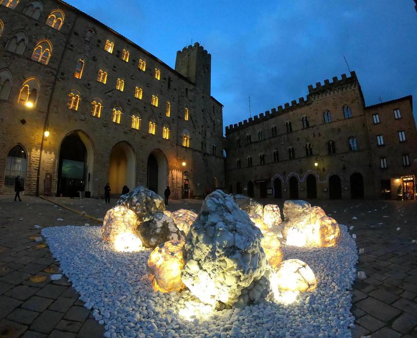Spettacoli itineranti anti-assembramenti di musicisti e giocolieri 