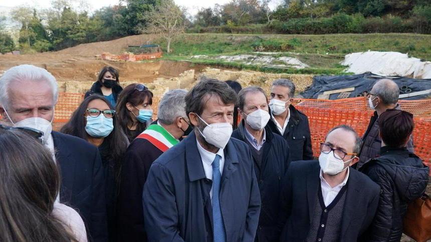 Scavo, la Regione smentisce Petrucci «Nessun taglio»