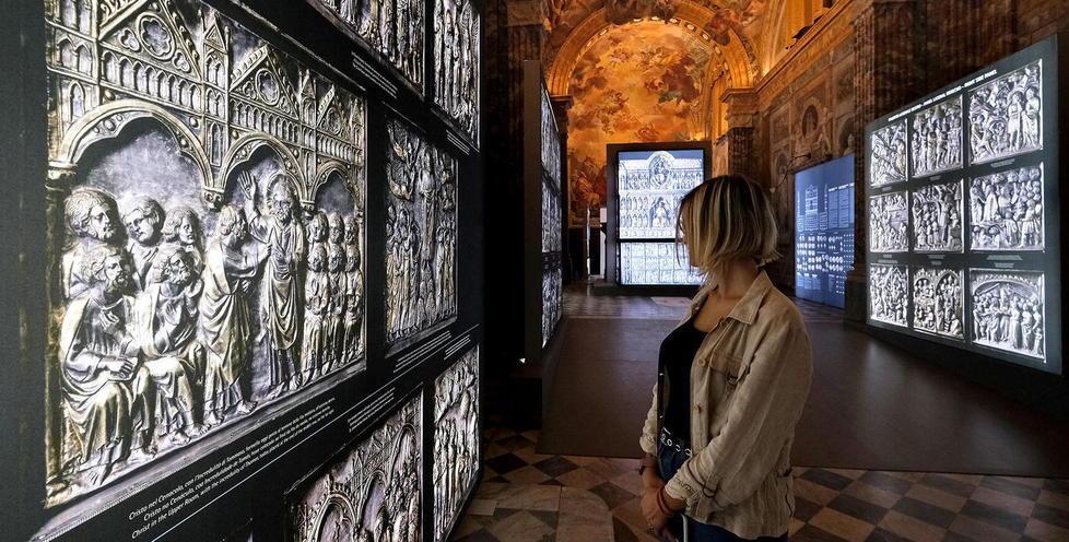La mostra sull’Altare Argenteo verso Vaticano e Gerusalemme 