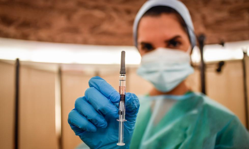 Non c’è soltanto il Covid: da martedì scatta la campagna contro l’influenza 